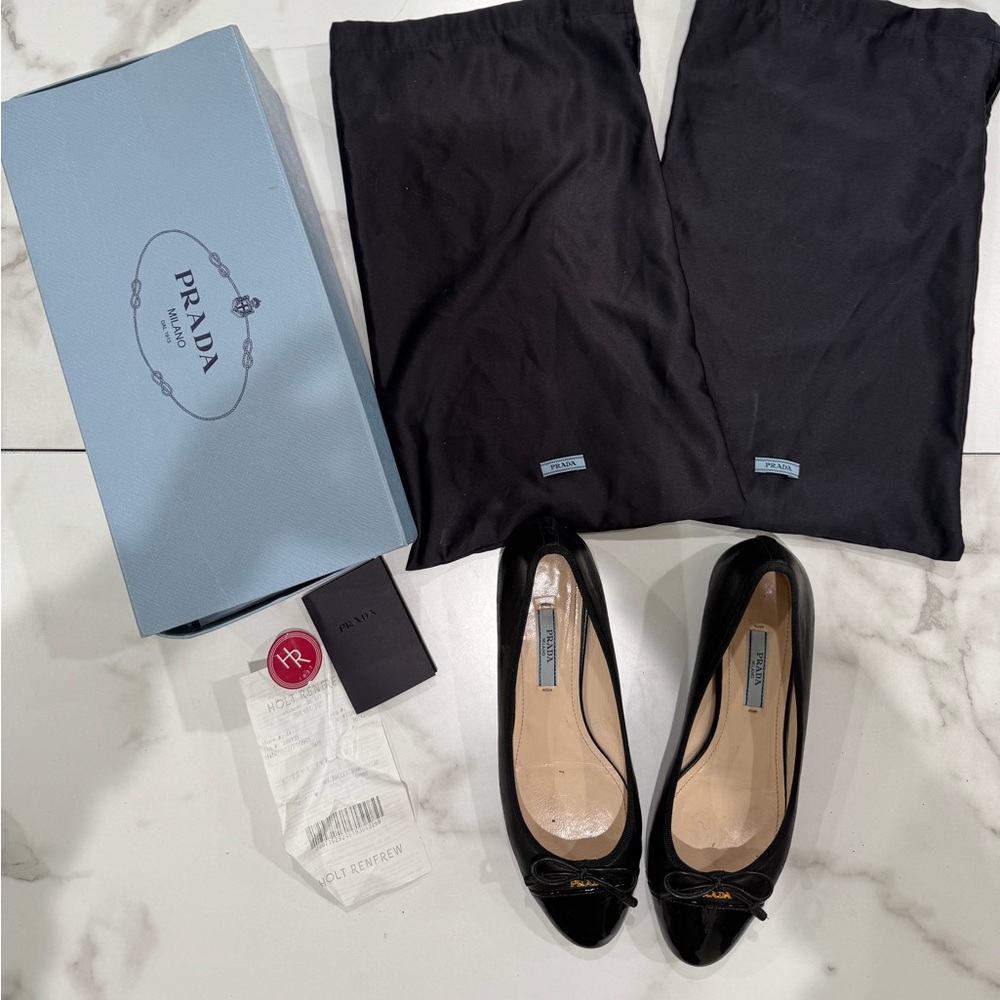 Prada Black and Beige Leather Interior flats
